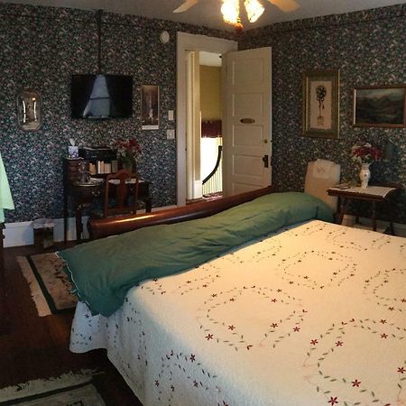 Manheim Manor Bed & Breakfast Экстерьер фото